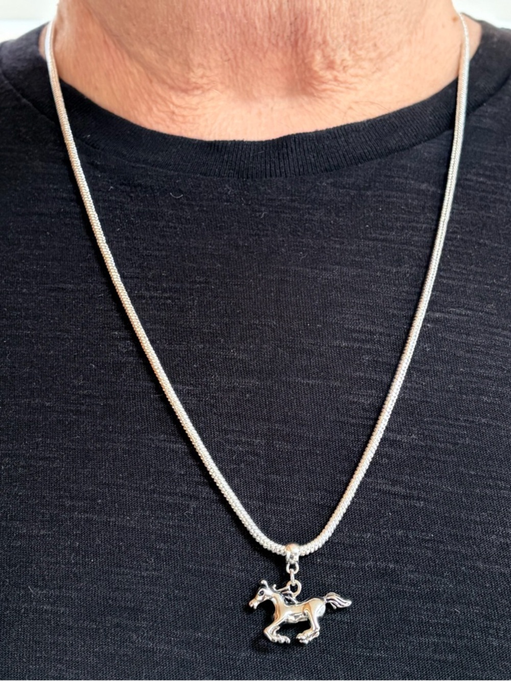 Men’s/women’ 925 sterling Silver Necklace.30”snake chain,running horse pendant.